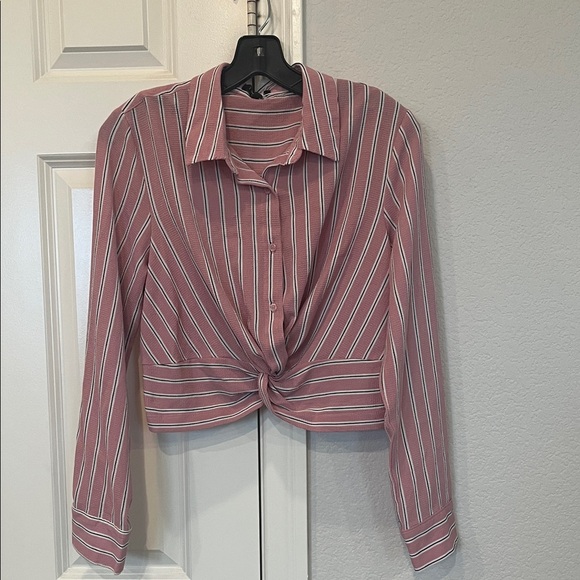 Timing NWOT Pink and White Striped Button-Down Cropped Shirt - Picture 1 of 6
